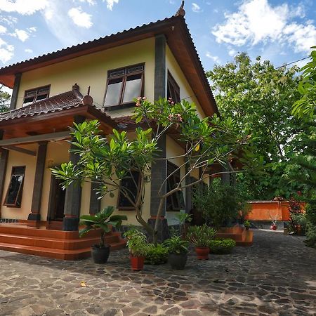 Villa Maryadi Lovina Εξωτερικό φωτογραφία